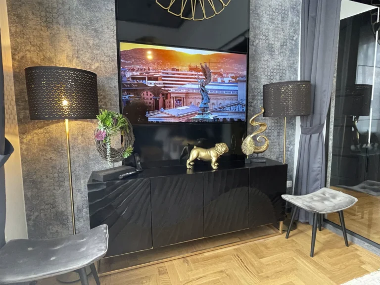 4486E311-9D46-40CA-BC08-C062AF79BA74-scaled