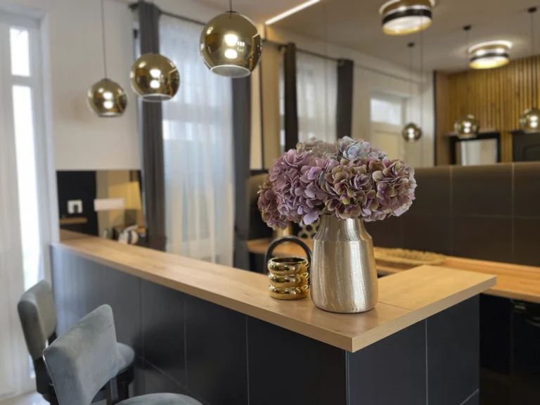 6E0005B7-9FFB-446E-8323-5540227FDA77-scaled