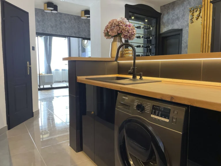 8A2C5D29-84EF-4E77-90AA-45EF5B10AE24-scaled