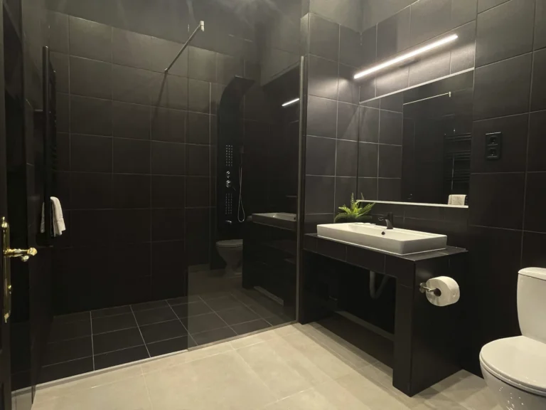 BCDF0F76-8CE5-42FB-B731-18F29D6BF9DB-scaled