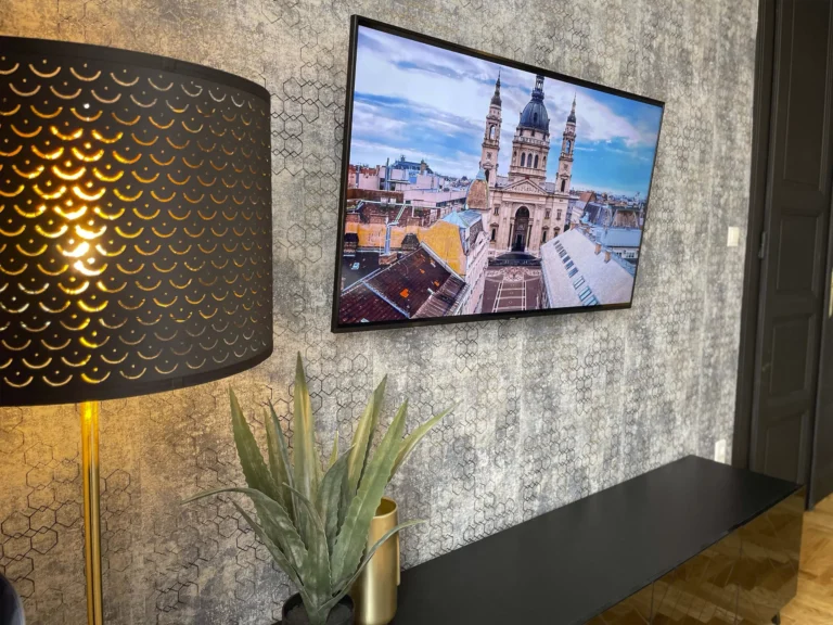 EF1BF3A0-4E33-42FF-A06D-A03AA98EA5A5-scaled