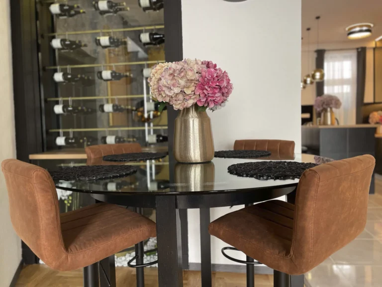 F98BE8F4-A3EC-452A-AF67-24E726210FAC-scaled