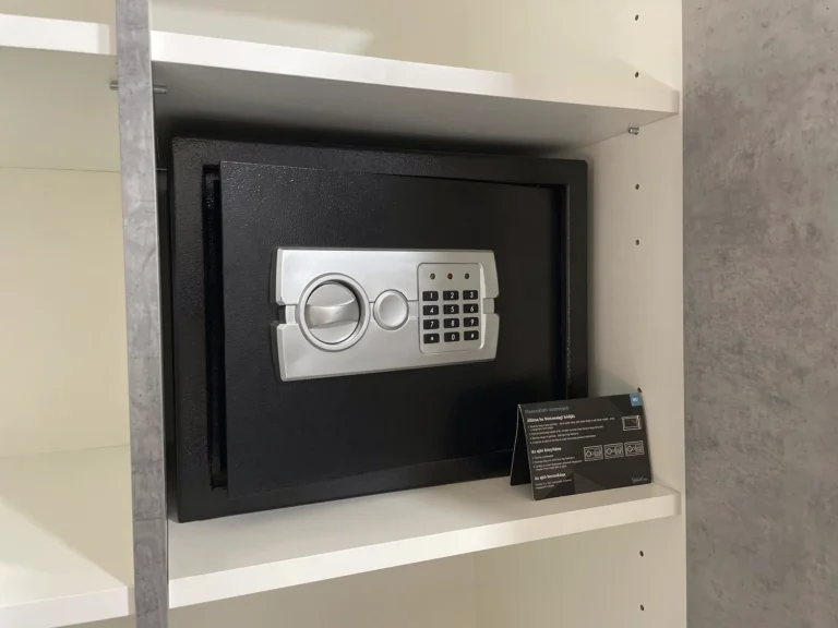 Smart-Standard-room-106-10