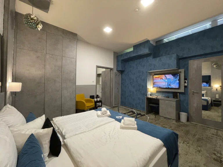 Smart-Standard-room-106-11