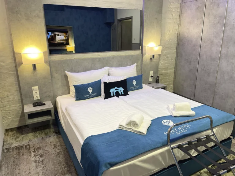 Smart-Standard-room-106-13