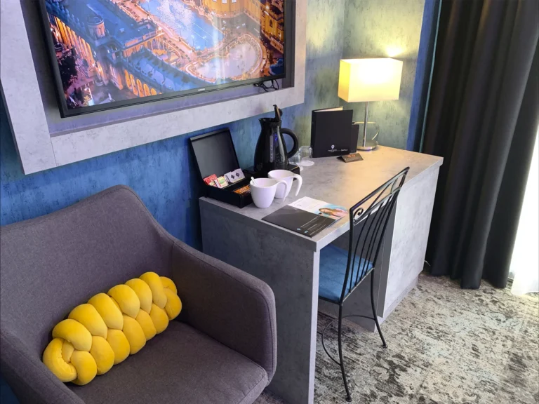 Smart-Superior-room-202-3