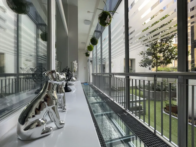 Smart-Superior-room-glass-area-1